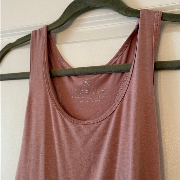 Free Fly Women’s Bamboo Motion Racerback Tank in Color Harbor Pink - Picture 4 of 6